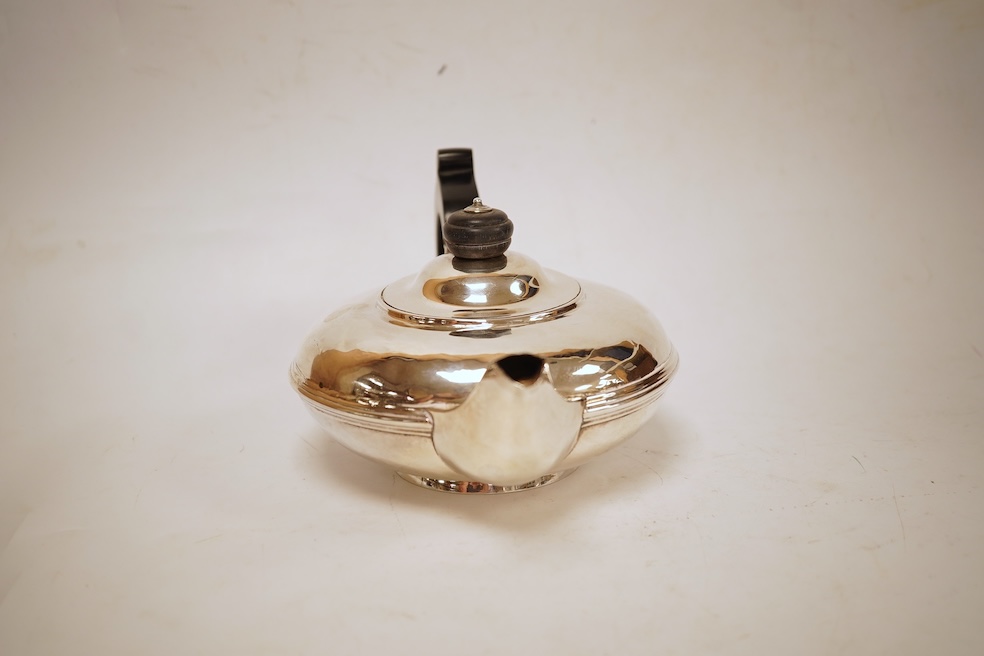 A Victorian squat circular silver teapot, by The Barnards, London, 1846, gross weight 10oz (dents).